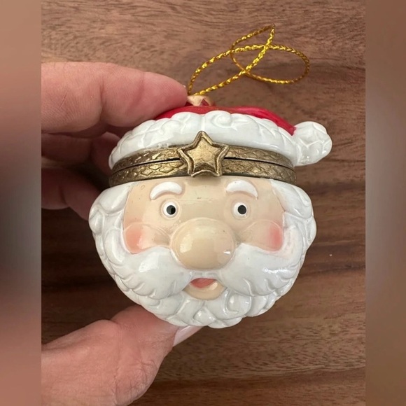 New Santa Ornament Trinket
Box Holder - Picture 1 of 4